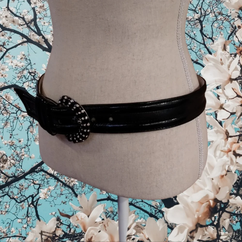 Betsy Johnson Black Patent Leather Belt With Rhinestone Buckle Size M